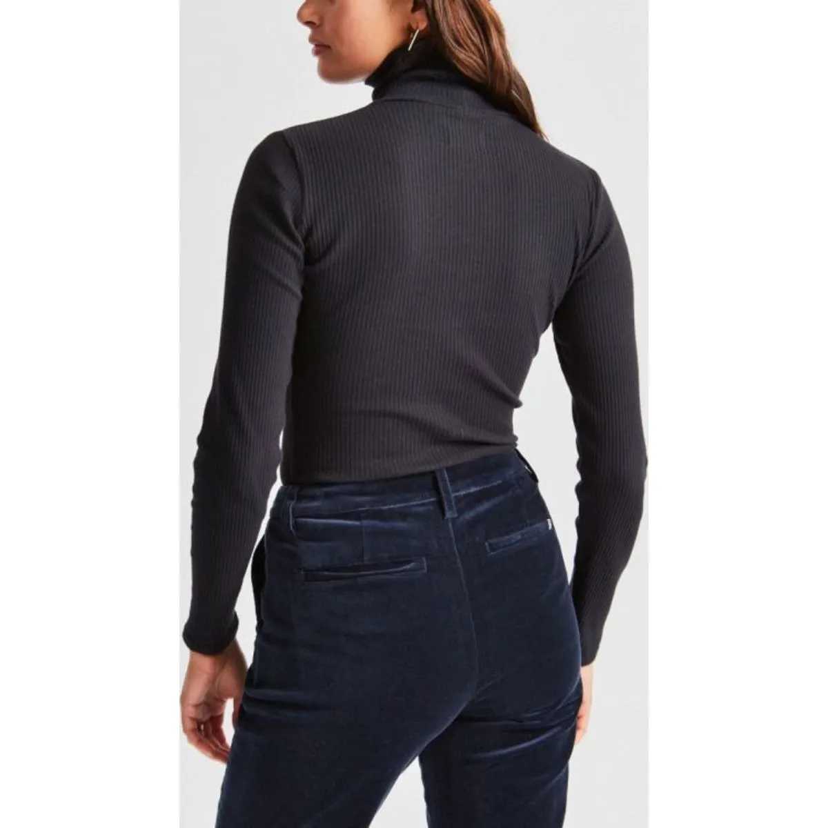 ASHLEY L/S TURTLENECK - BLACK/WHITE