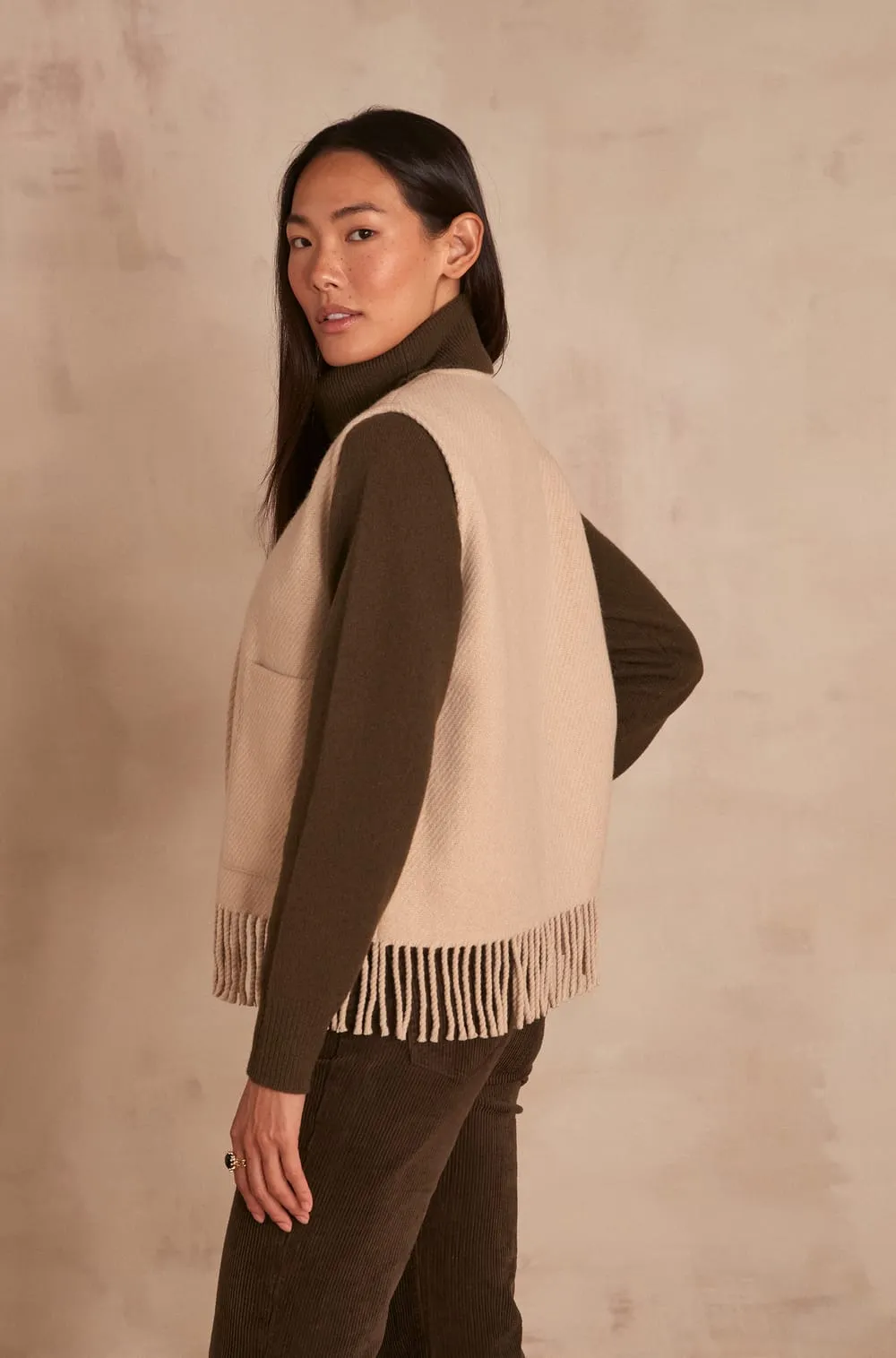 BILLY BEIGE SLEEVELESS CARDIGAN