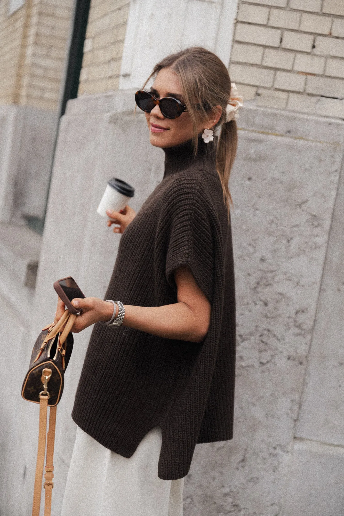 Bobbie sleeveless jumper brown