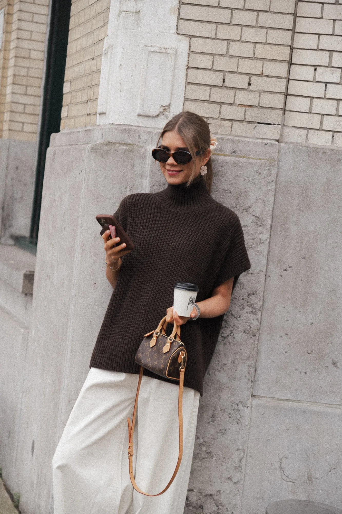 Bobbie sleeveless jumper brown