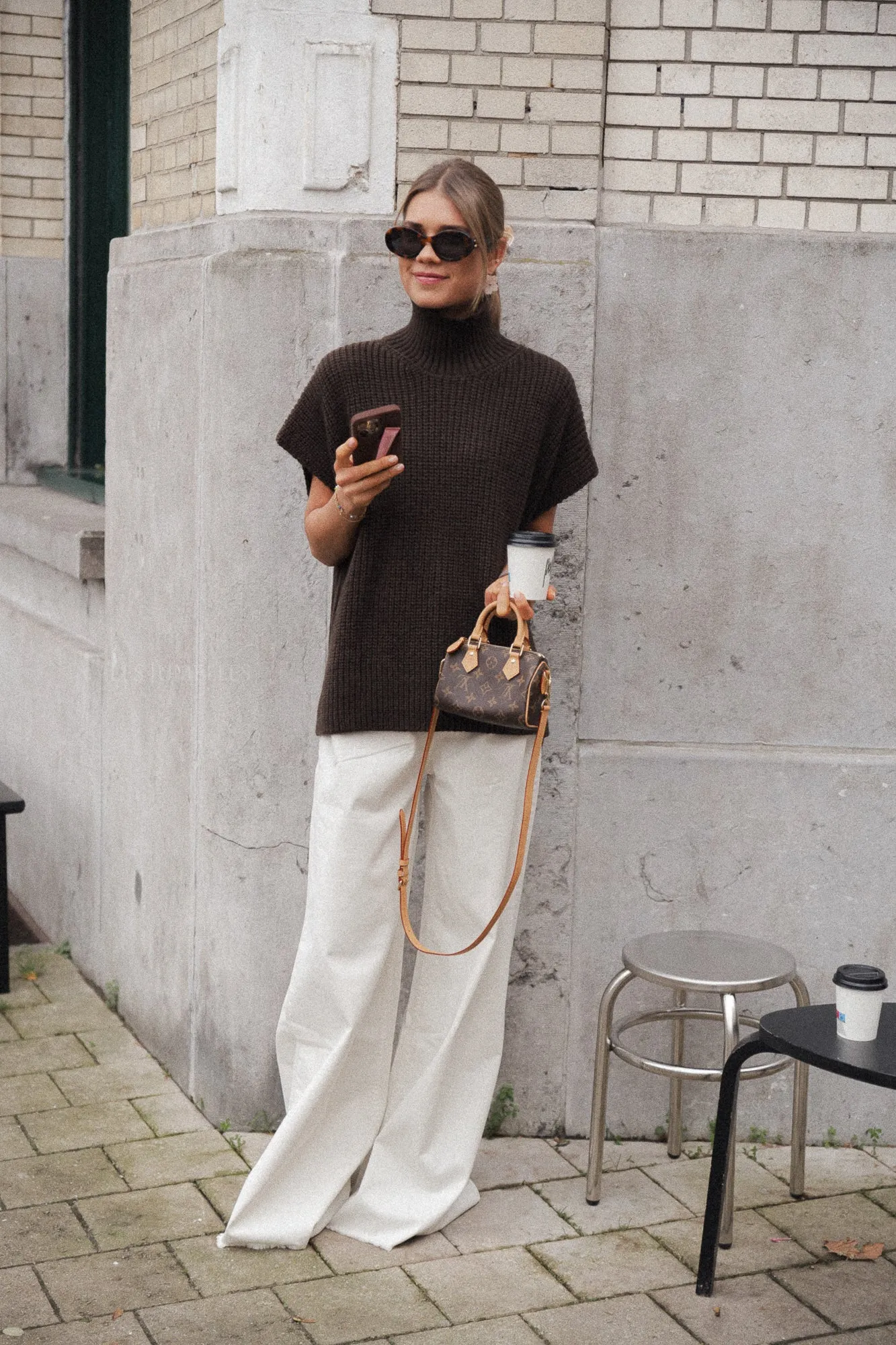 Bobbie sleeveless jumper brown