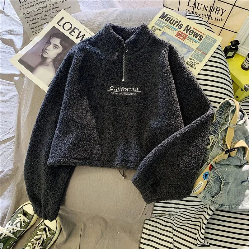 EgirlCropped Fleece Hoodies mit Kalifornischem Stick