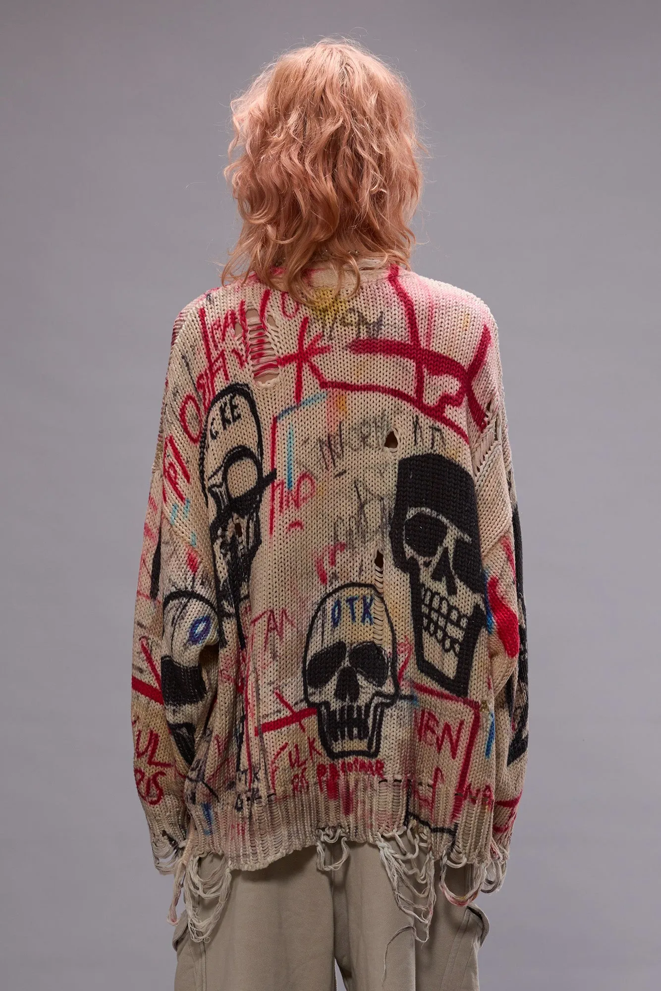 PRINTED OVERSIZED SWEATER - SKULL GRAFFITI PRINT